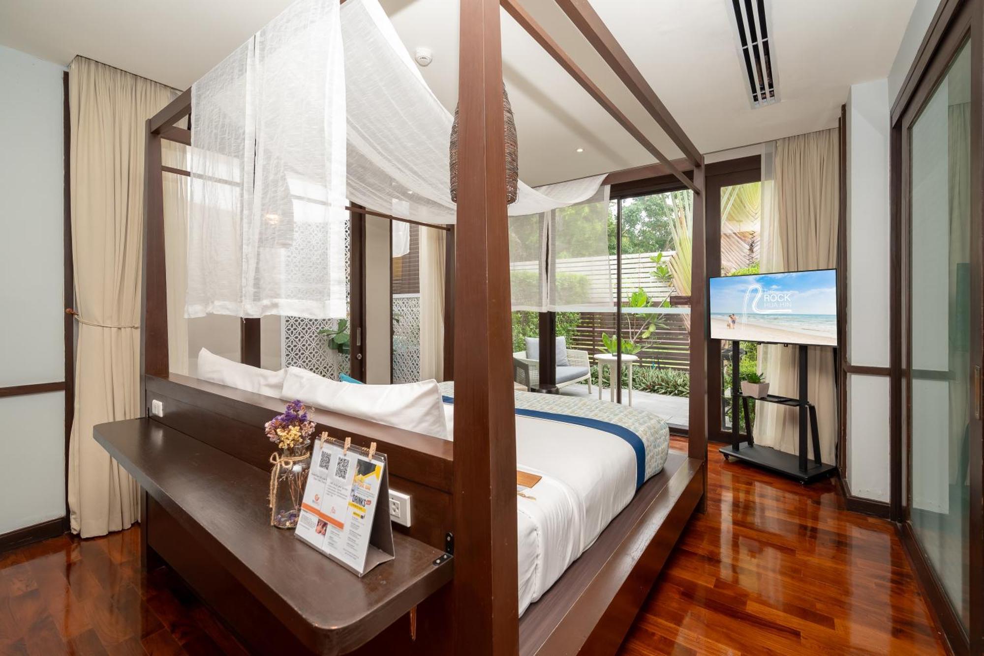 The Rock Hua Hin Beachfront Spa Resort Buitenkant foto
