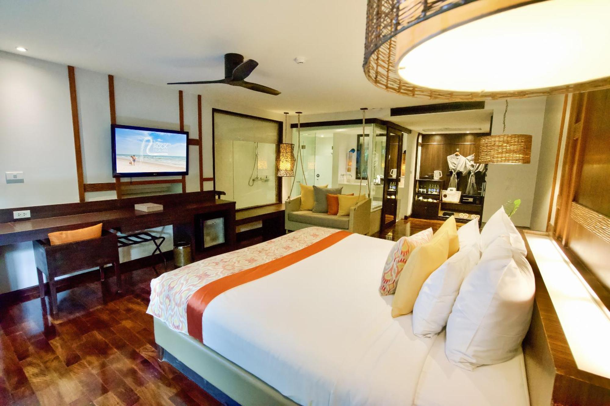 The Rock Hua Hin Beachfront Spa Resort Buitenkant foto