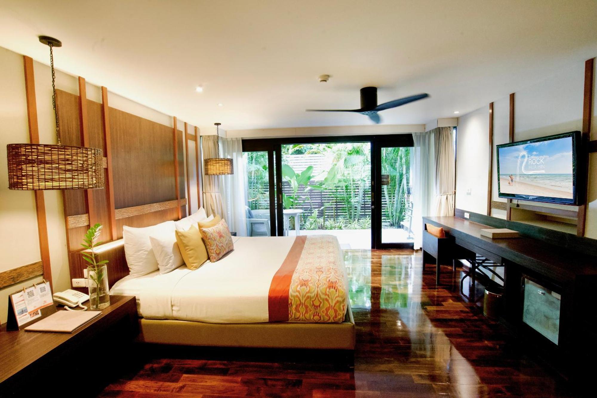 The Rock Hua Hin Beachfront Spa Resort Buitenkant foto